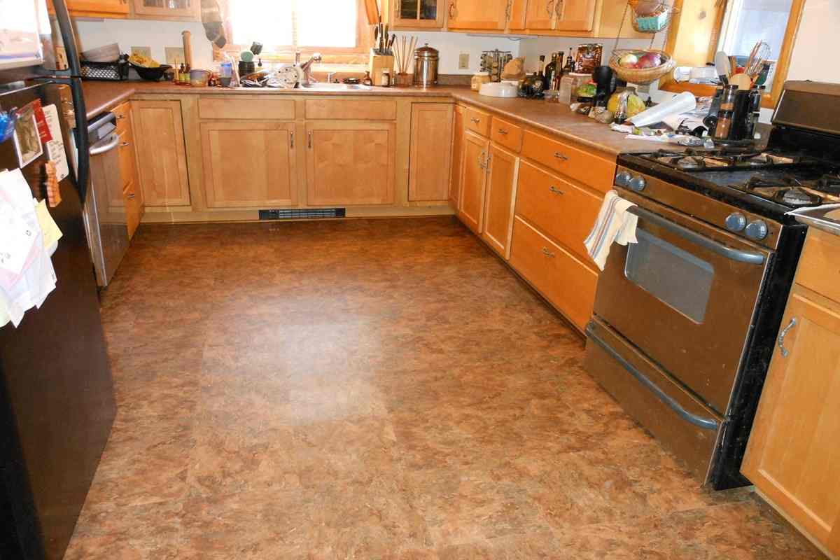 Laminate floor tiles installation solutions