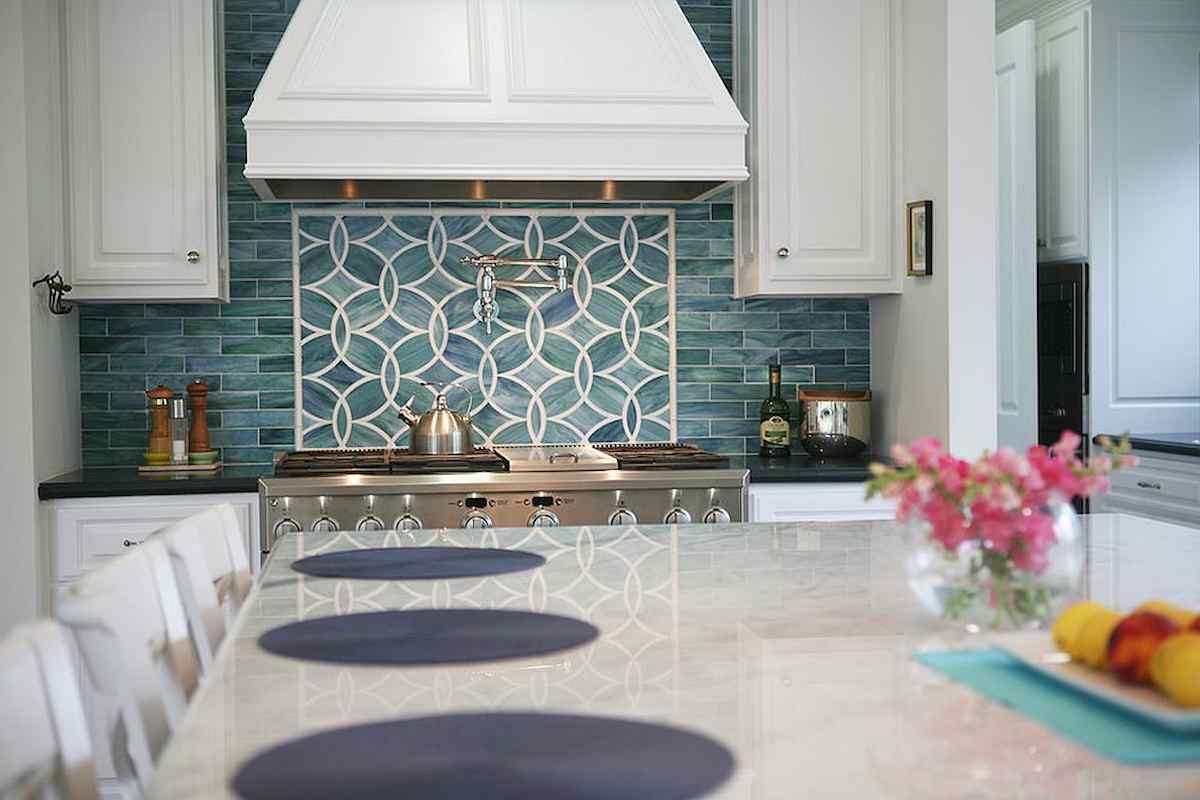 Backsplash with a Ceiling Height