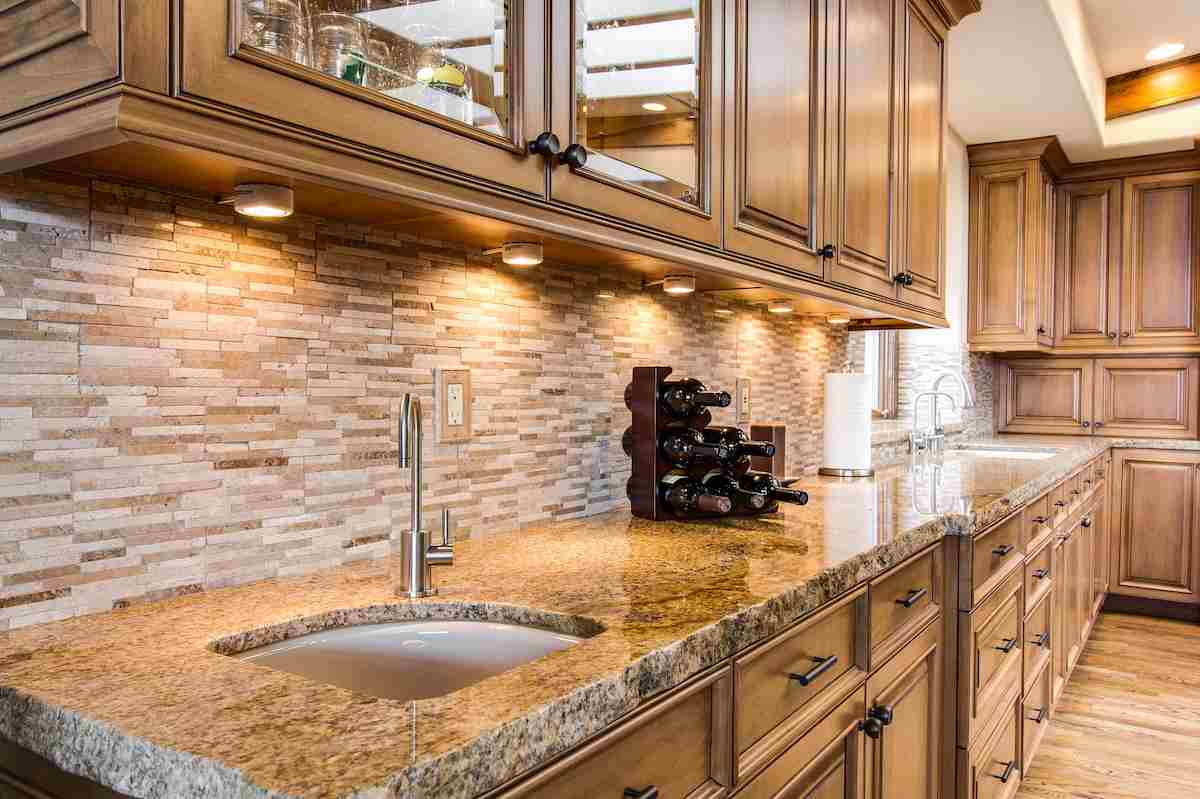Backsplash with a Ceiling Height